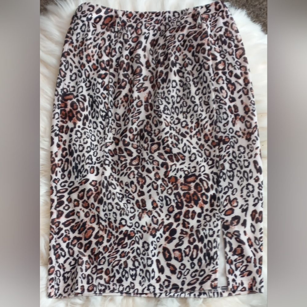 kate kasin leopard skirt size S.